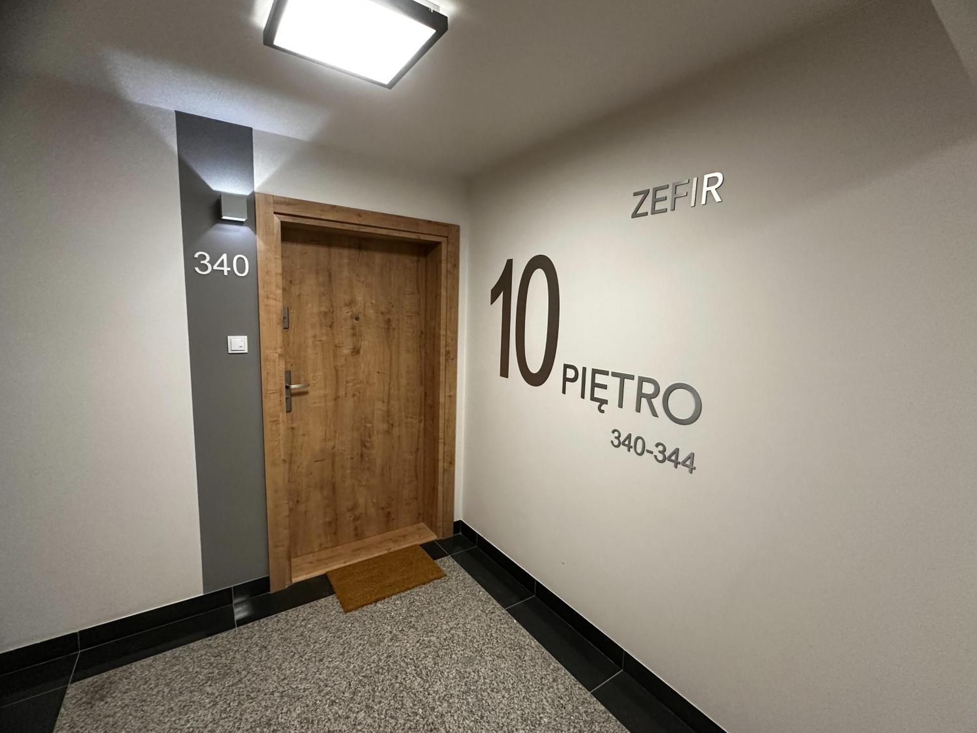 Apartment 340 - Sea View & 10th Floor *